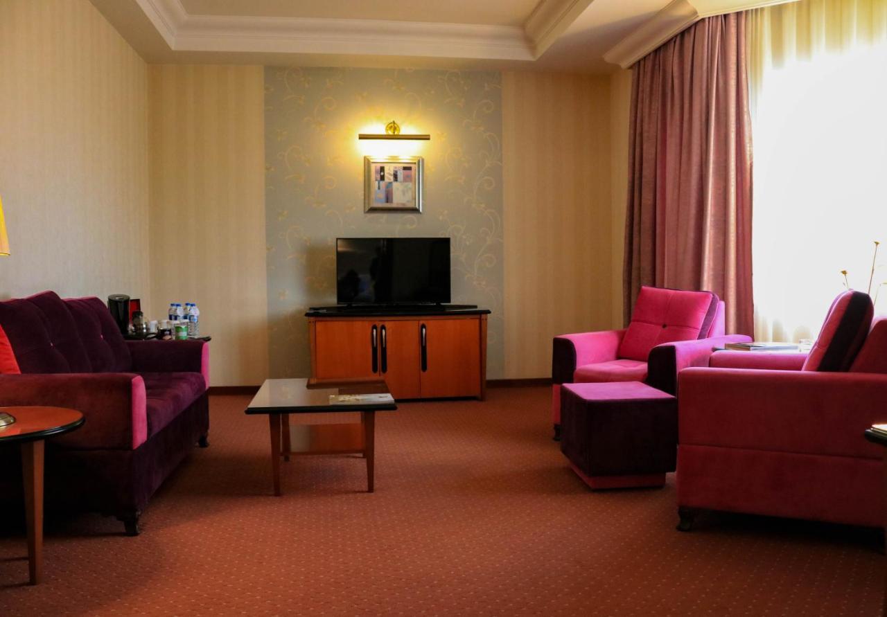 Grand Hotel Europe Baku Exterior foto